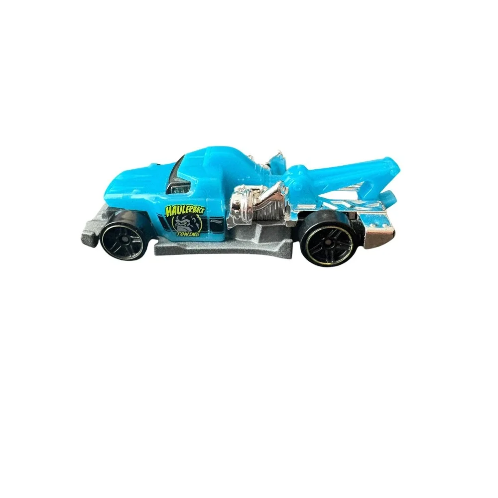 2024 Hot Wheels Haulerback Tow Truck Blue Diecast Car Haulerback Towing